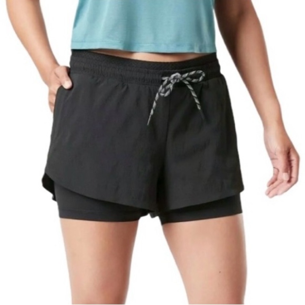 Athleta Crest 2 in 1 Shortie Athletic Shorts in Women's Size 6 Black